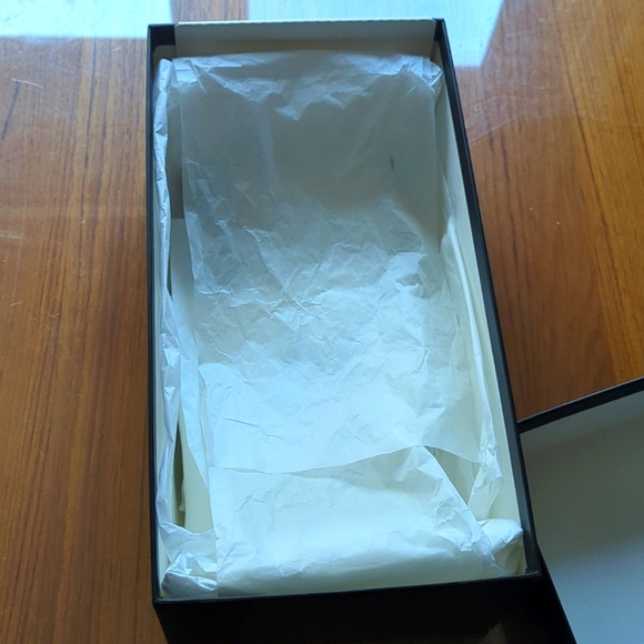 GUCCI Box and Dust bags ONLY - Picture 6 of 8